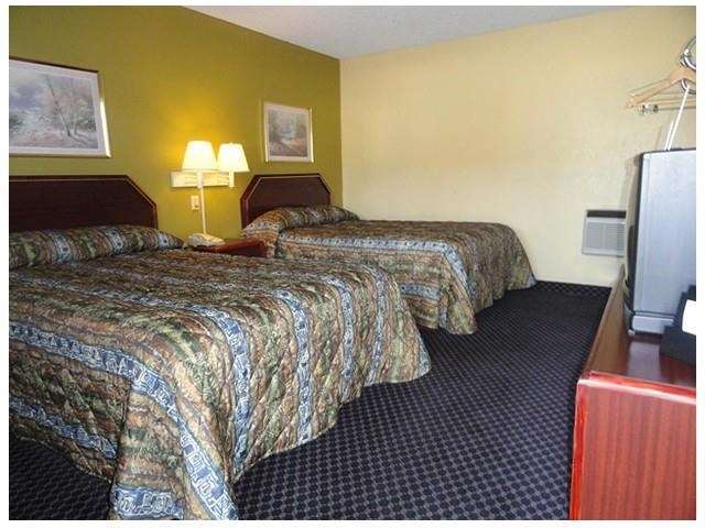 Scottish Inns And Suites Dayton الغرفة الصورة